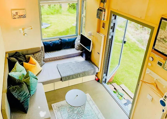 Tiny House By The And An Artist Collective Semesterbostad *