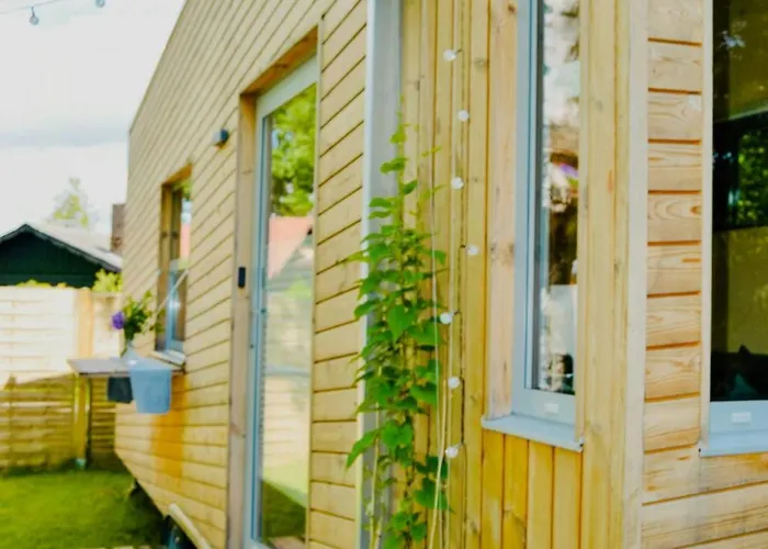 Semesterbostad Tiny House By The And An Artist Collective Ottersberg